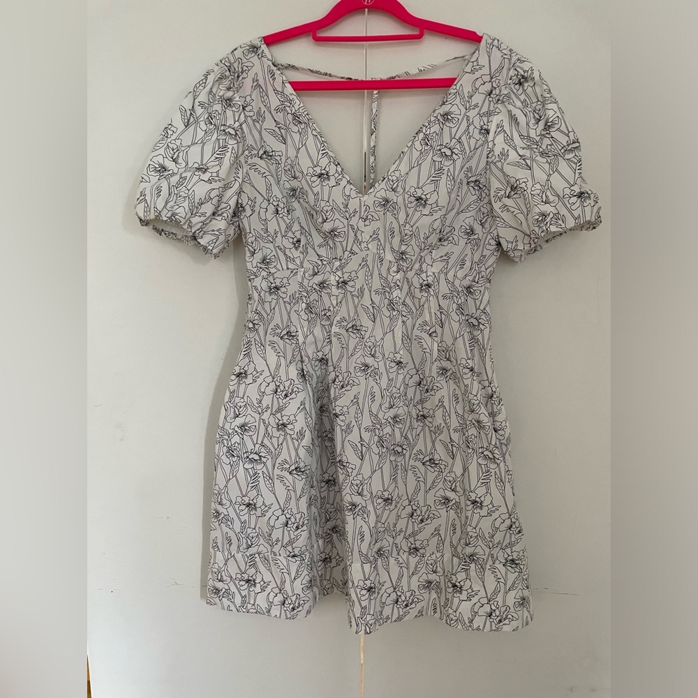 CLUB MONACO - FLORAL BALLOON SLEEVE DRESS - WHITE AND BLUE SPRING DRESS